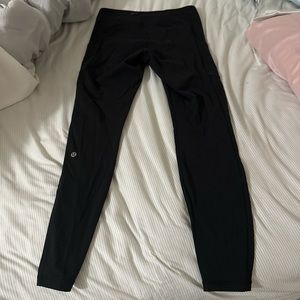 black lululemon leggings